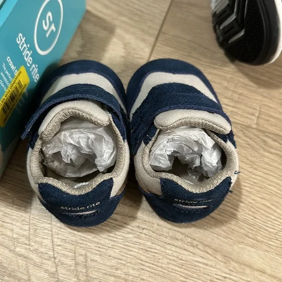 Baby shoes bundle - Picture 13 of 17